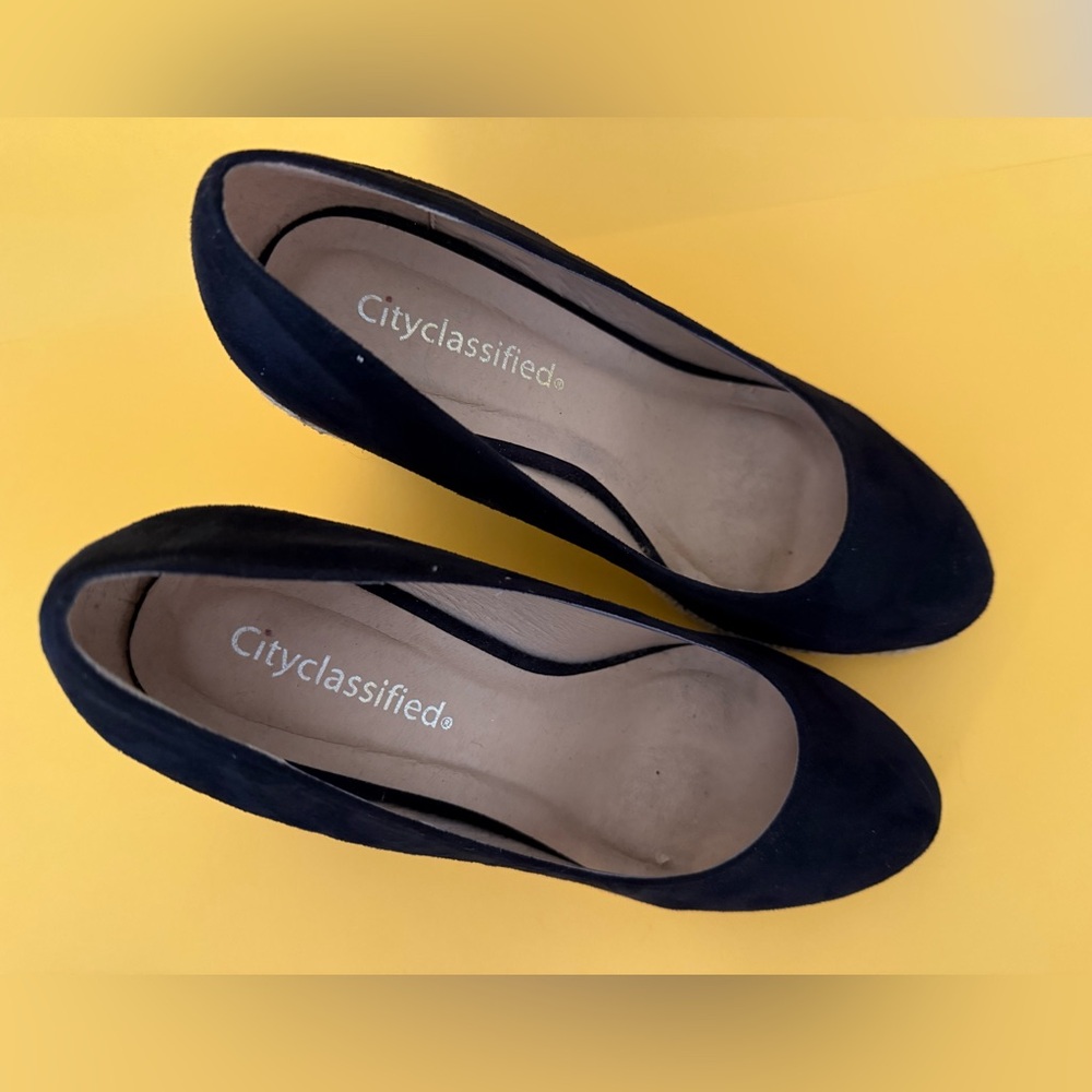 Cityclassified Black Espadrille Wedges - Picture 5 of 8